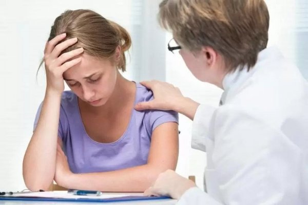 Kızlık Zarı Dikimi Yapan Doktorlar